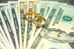 How to Save Money on a Wedding